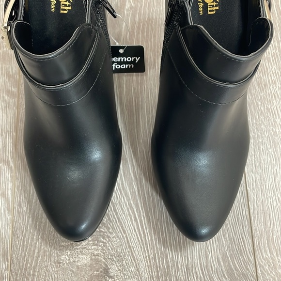 NWT East 5th EF Emmelie Black Booties Memory Foam Buckle Heeled 6 - Picture 7 of 16